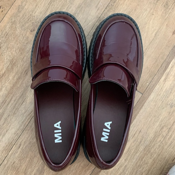 MIA dahlia platform lug sole loafer in burgundy - Picture 3 of 4